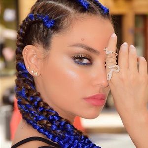 Meet your Posher, Azeb